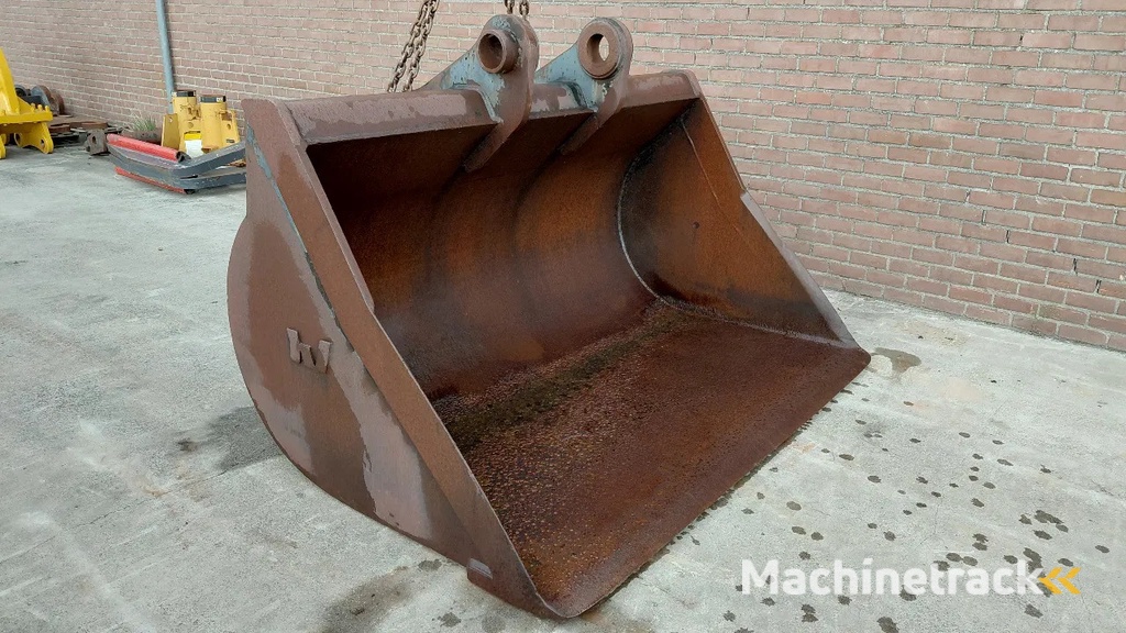 Verachtert cleaning bucket / 110mm pins / Hitachi ZX470 490 / 2.30m
