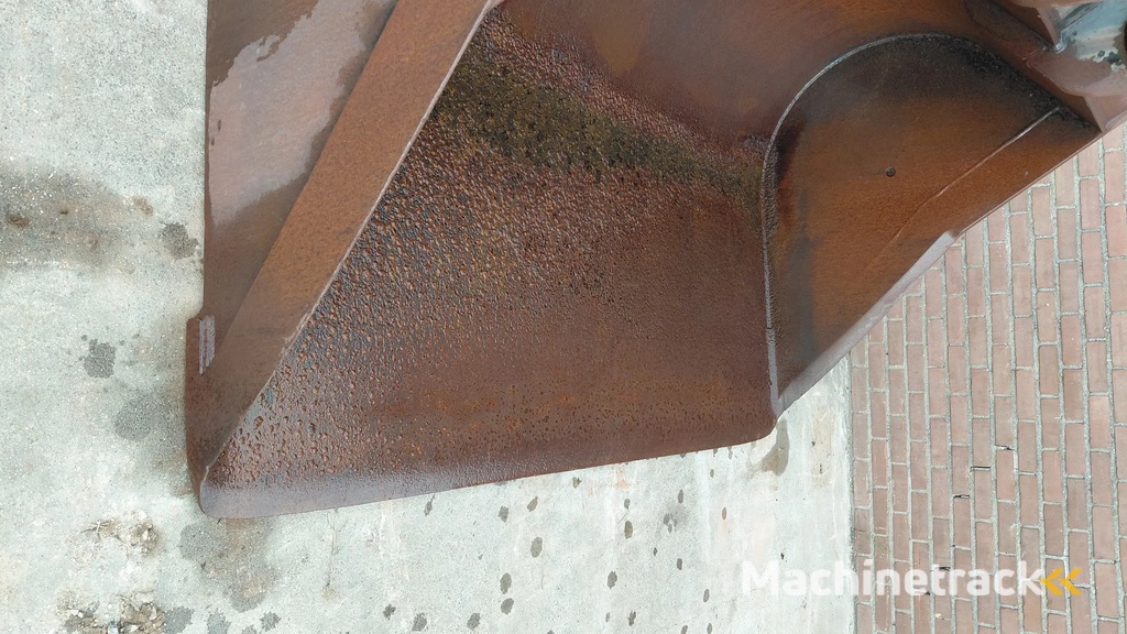 Verachtert cleaning bucket / 110mm pins / Hitachi ZX470 490 / 2.30m