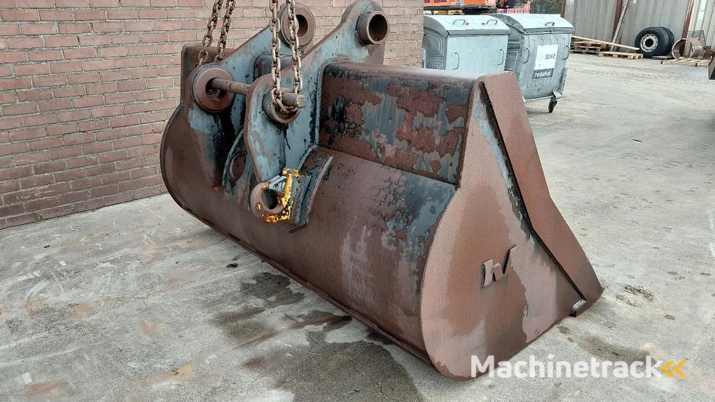 Verachtert cleaning bucket / 110mm pins / Hitachi ZX470 490 / 2.30m