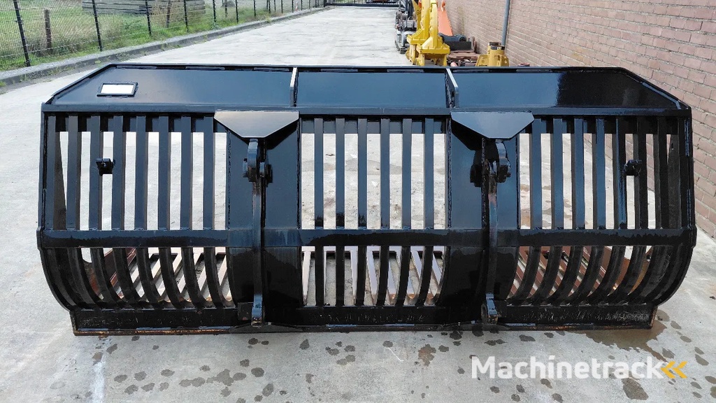 Verachtert skeleton bucket with Volvo / Lundberg coupling / 2.46m3