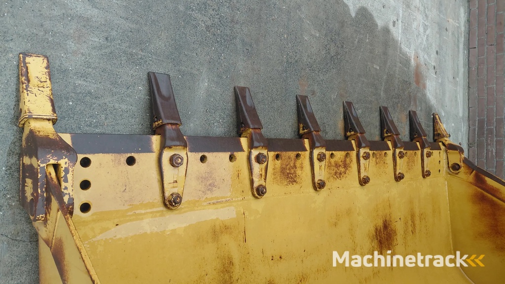 Caterpillar 980 loader bucket with teeth / Unused / 4.2m3 / Genuine cat