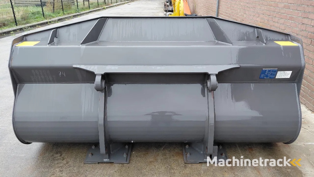 Volvo wheel loader bucket for L90 / Lundberg coupling / NEW