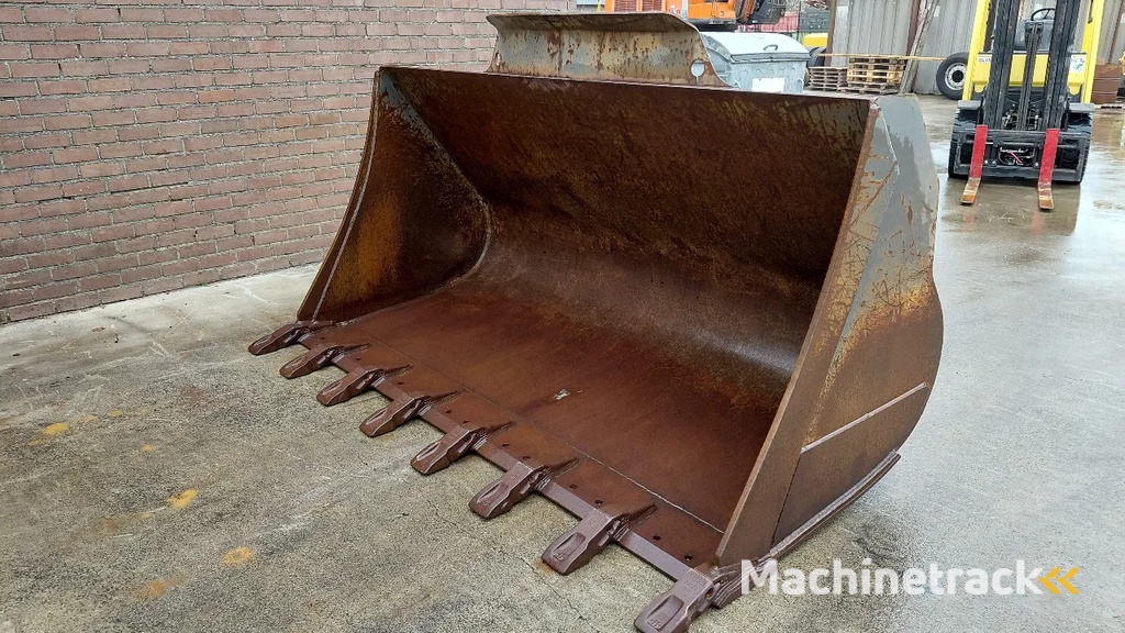 Volvo L90 Loading bucket with teeth