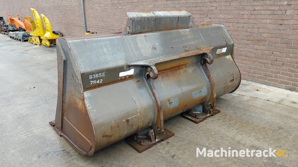 Volvo L90 Loading bucket with teeth