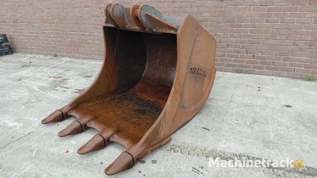 Volvo S2 digging bucket with teeth