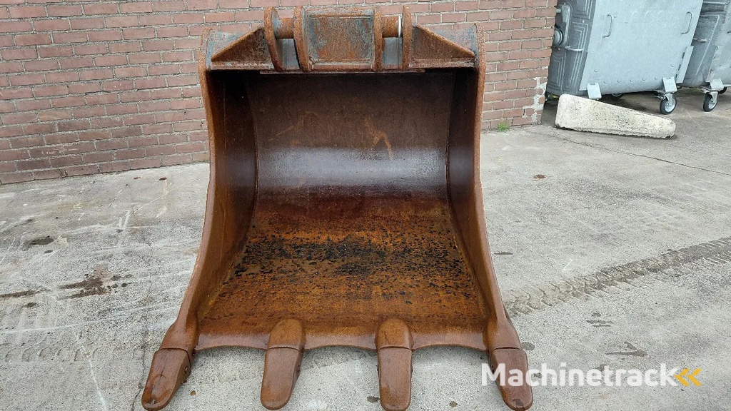 Volvo S2 digging bucket with teeth