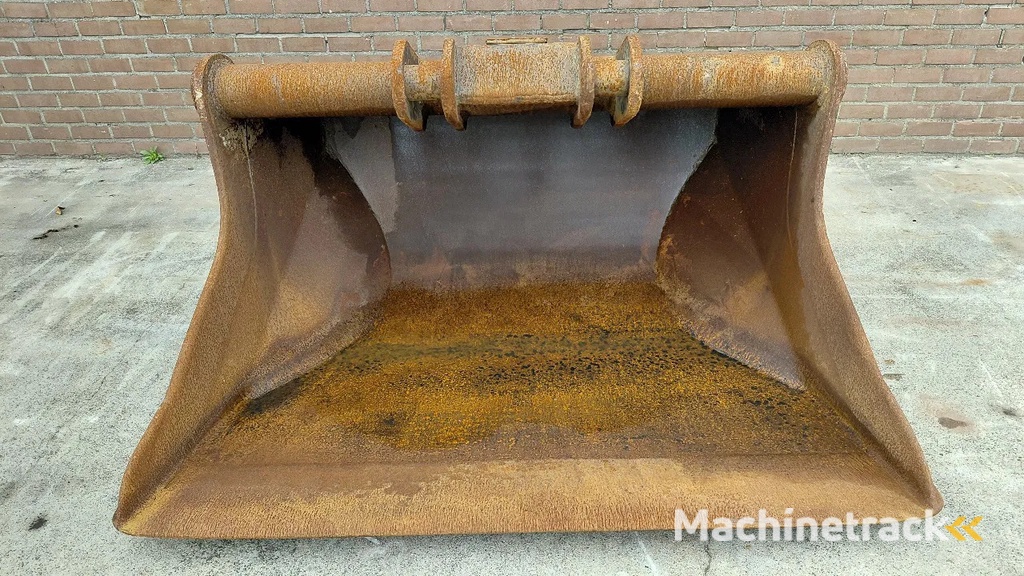 Volvo S2 cleaning bucket