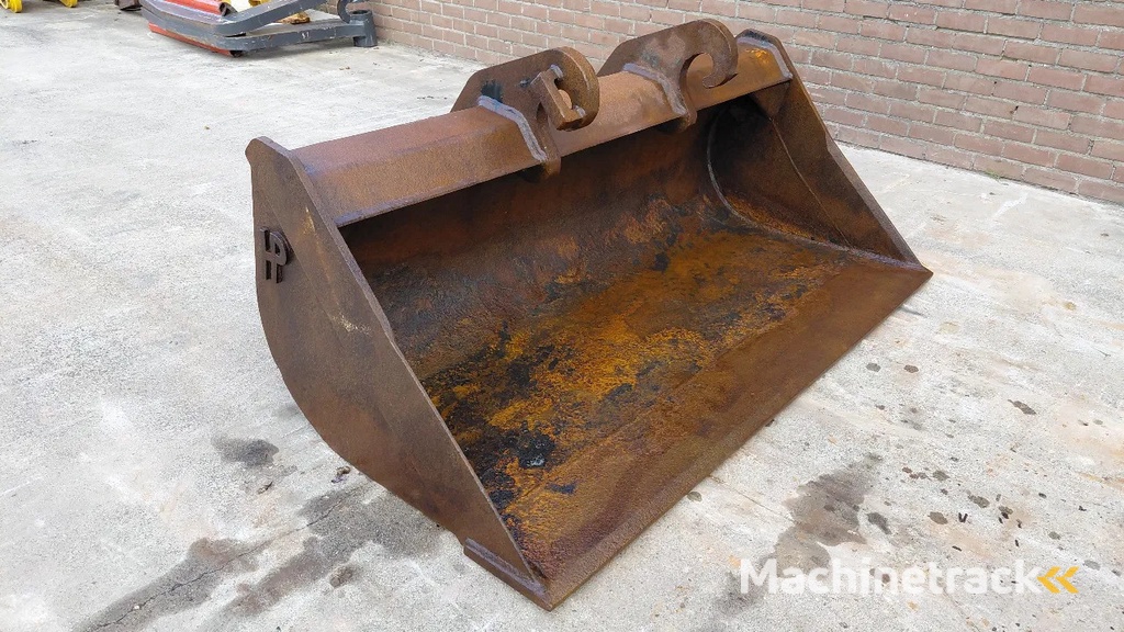 Verachtert CW20 CW30 CW40 ditch cleaning buckets / Large stock / 1.80m - 2.80m wide
