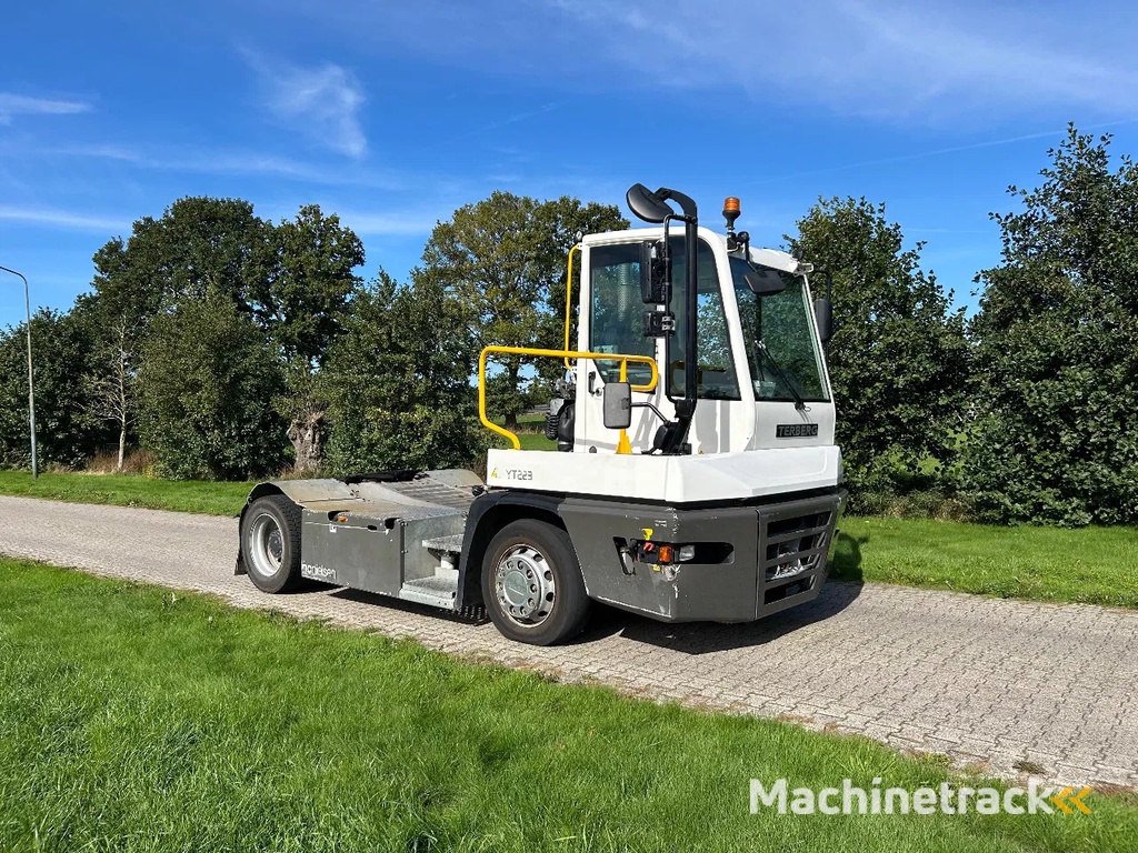 Terberg YT 223 | LOW HOURS | AIRCO | MEGA LOW LOADER |