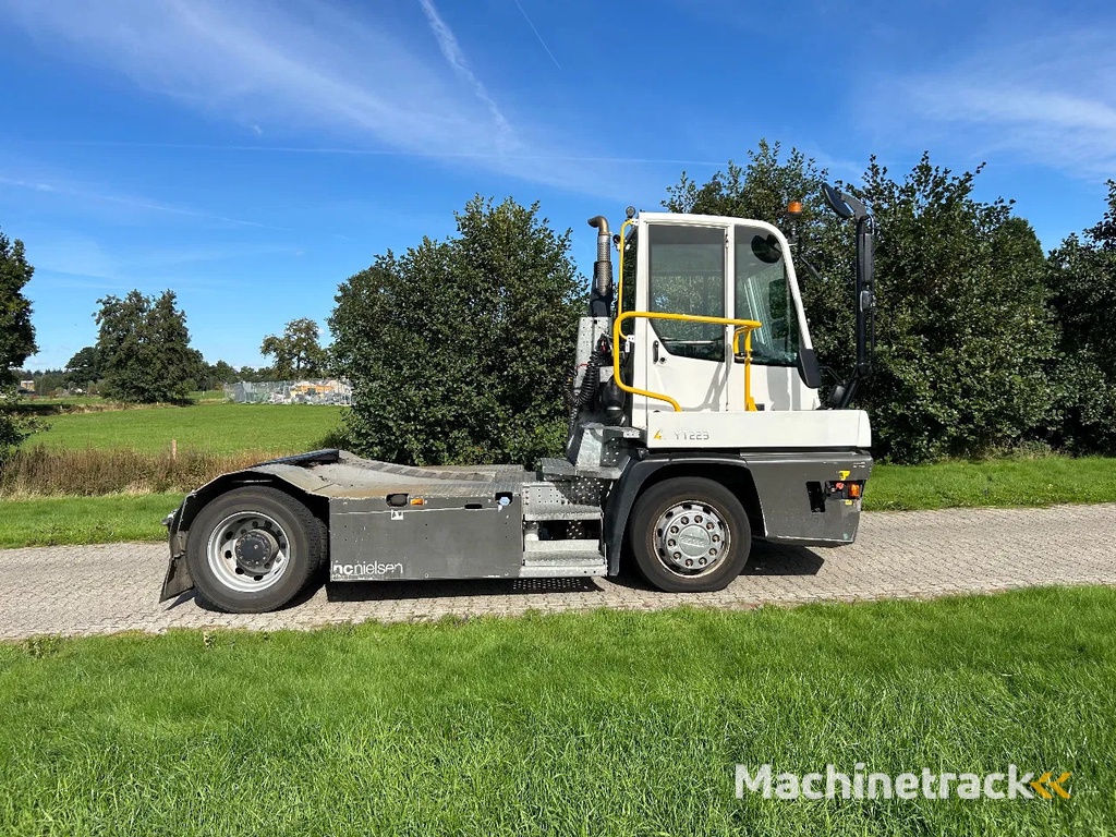 Terberg YT 223 | LOW HOURS | AIRCO | MEGA LOW LOADER |