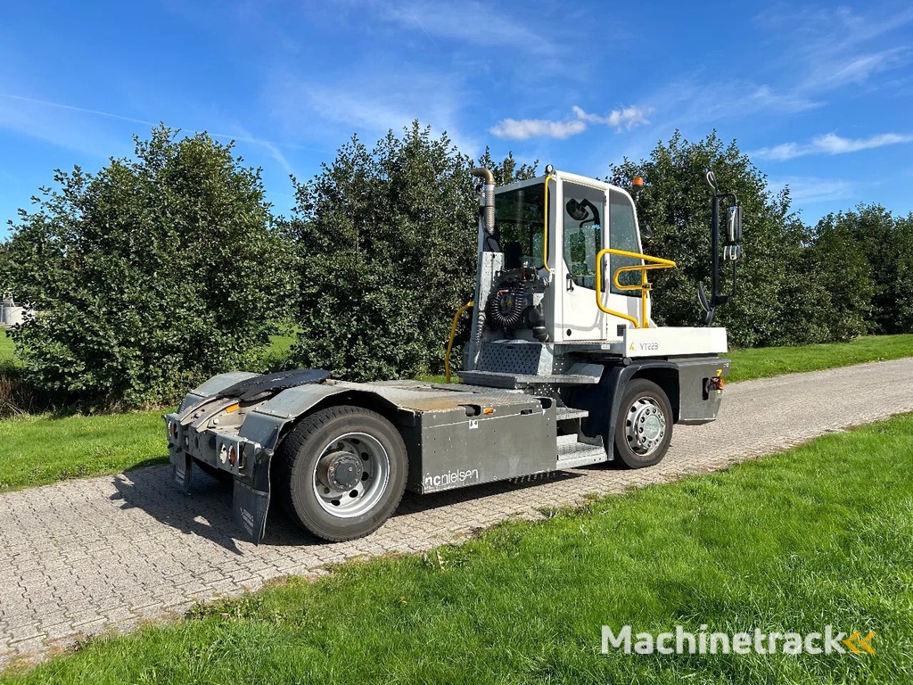 Terberg YT 223 | LOW HOURS | AIRCO | MEGA LOW LOADER |