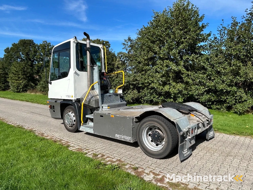 Terberg YT 223 | LOW HOURS | AIRCO | MEGA LOW LOADER |