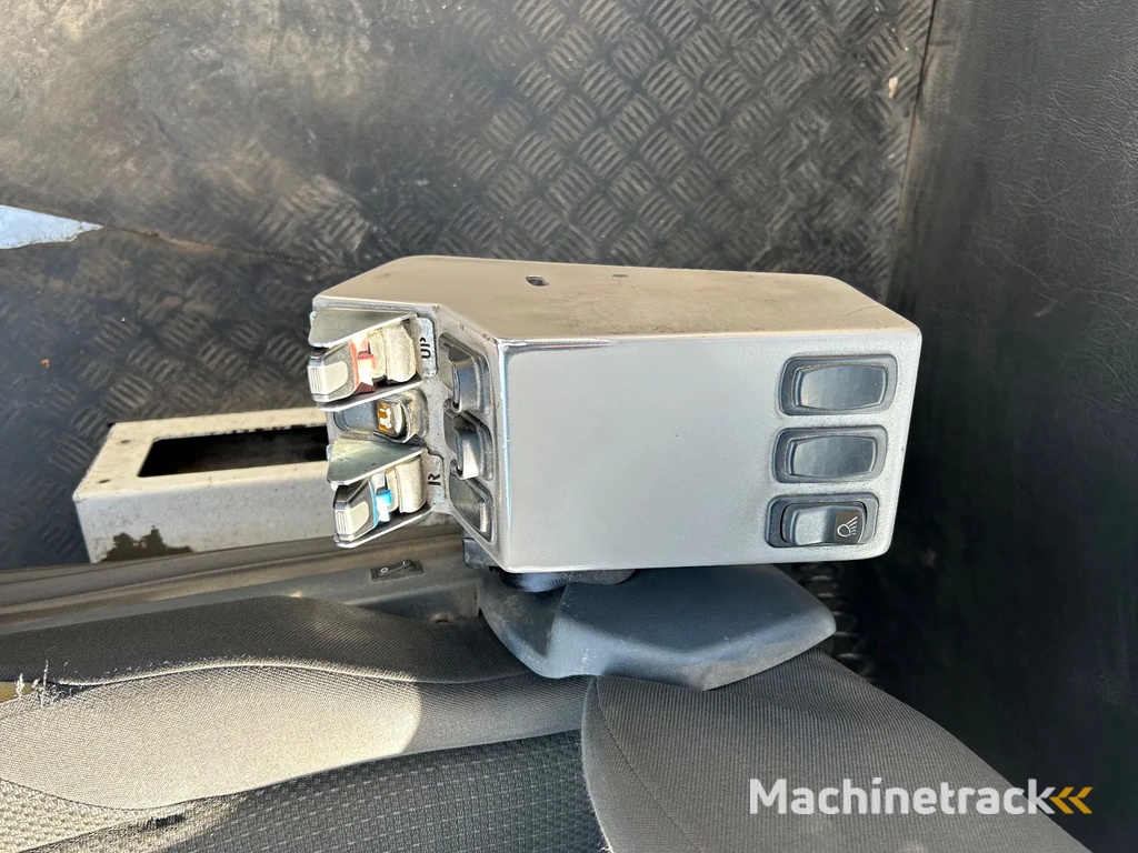 Terberg YT 223 | LOW HOURS | AIRCO | MEGA LOW LOADER |