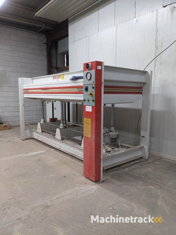 Sicario Sicario, Industriële pers