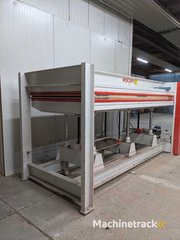 Sicario Sicario, Industriële pers