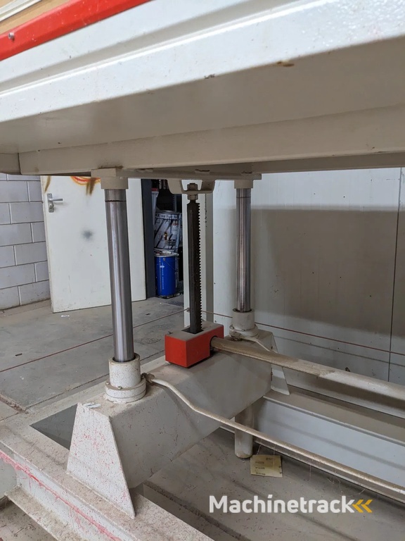 Sicario Sicario, Industriële pers