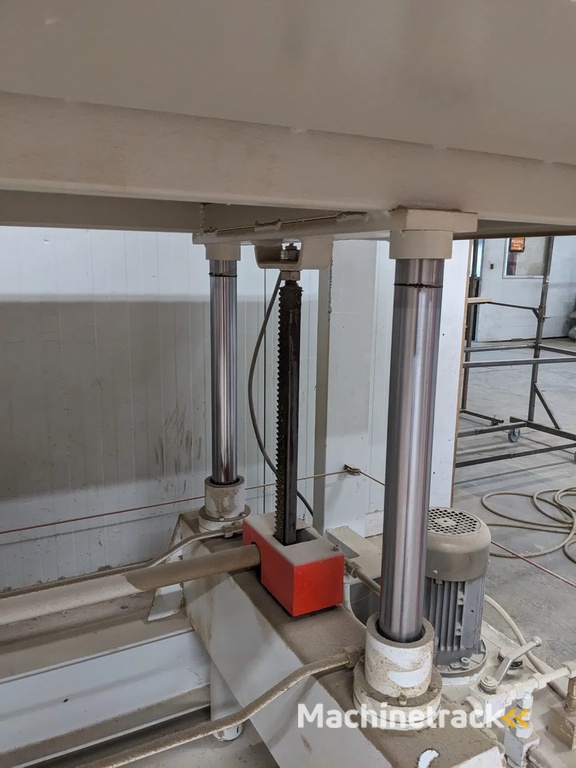 Sicario Sicario, Industriële pers