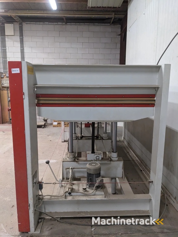 Sicario Sicario, Industriële pers