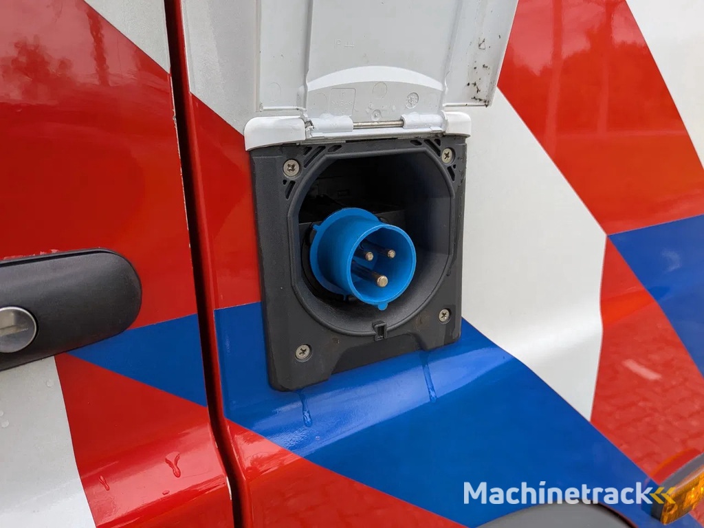 Mercedes-Benz NG 1626 V8