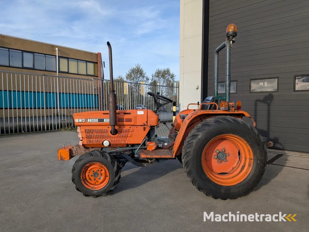 Kubota B8200 D8200