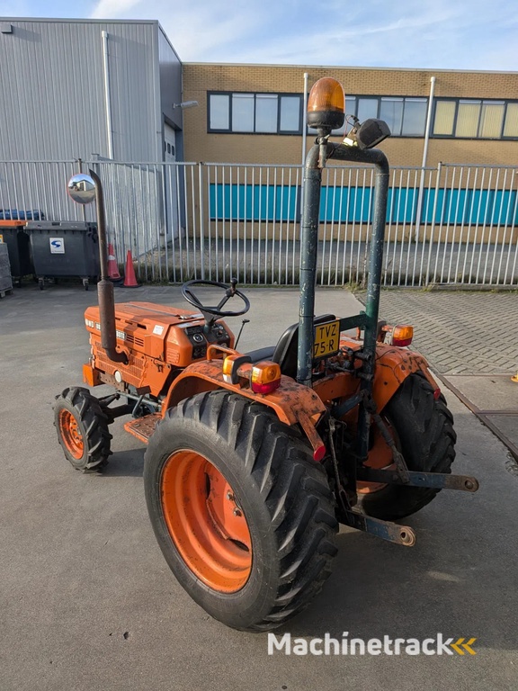 Kubota B8200 D8200