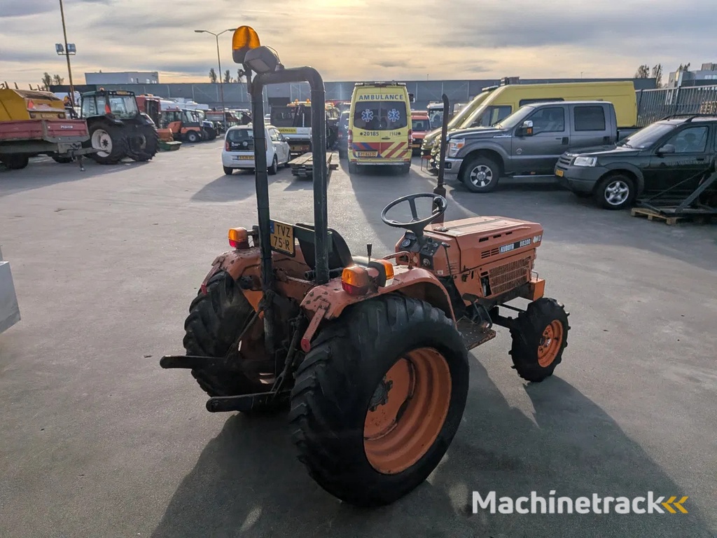 Kubota B8200 D8200