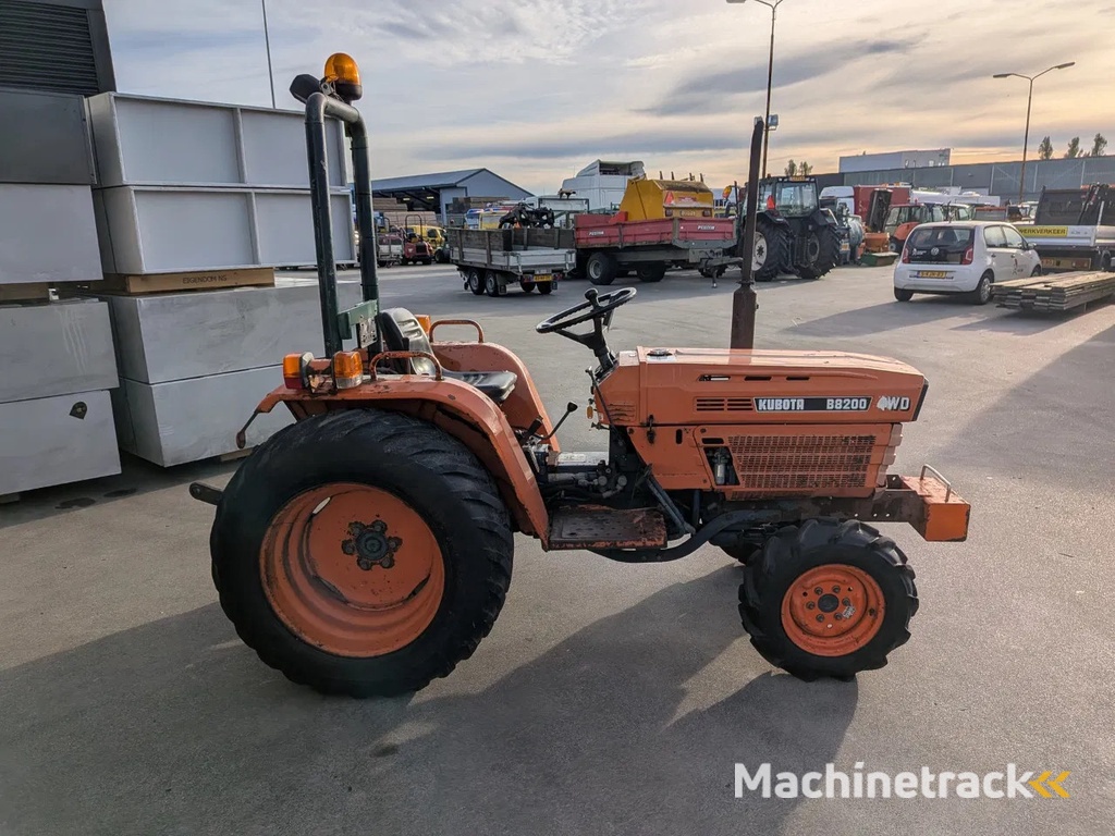 Kubota B8200 D8200