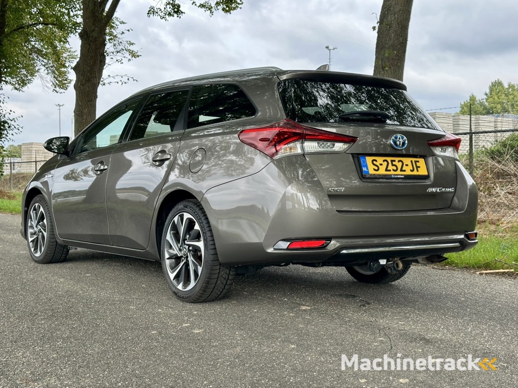 Toyota Auris Touring Sports 1.8 Hybrid Executive | Rijklaar | Trekhaak | Automaat | Climate control | LED
