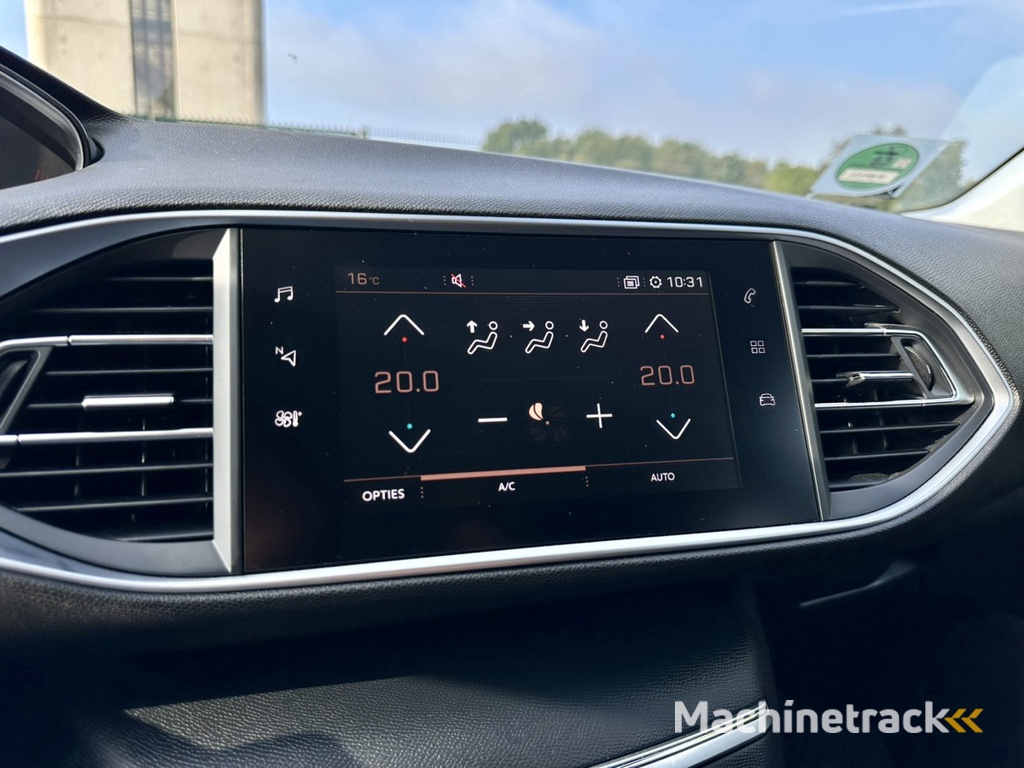 Peugeot 308 SW 1.2 PureTech Blue Lease Allure | 88.000 km | Trekhaak | Apple carplay | GT