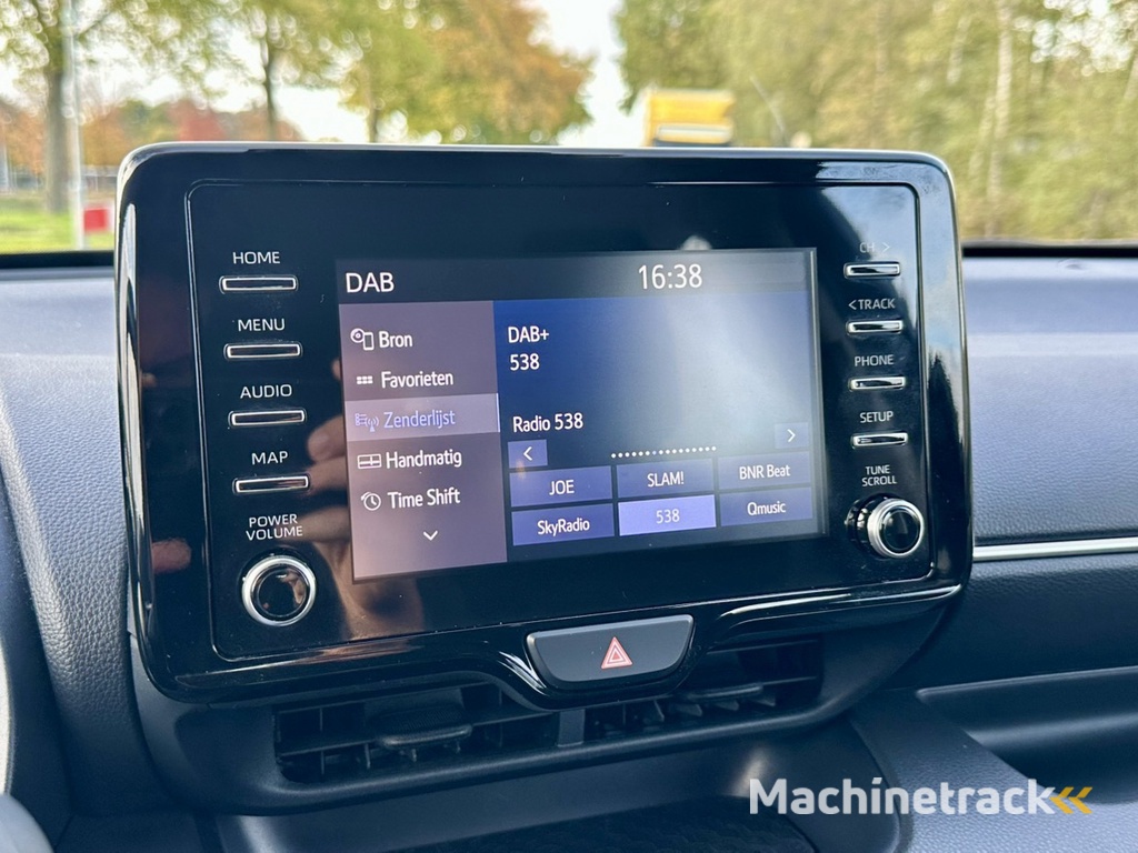 Toyota Yaris 1.5 Hybrid Dynamic | 34.000 KM | Automaat | Apple carplay | Stoelverwarming | Camera