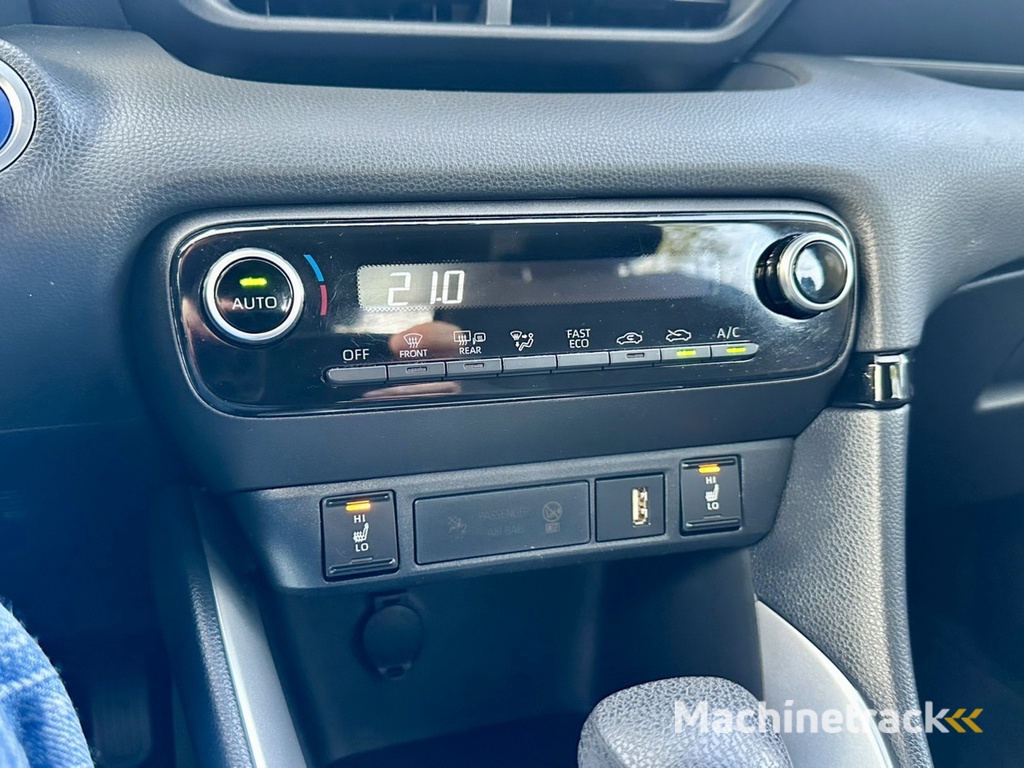 Toyota Yaris 1.5 Hybrid Dynamic | 34.000 KM | Automaat | Apple carplay | Stoelverwarming | Camera