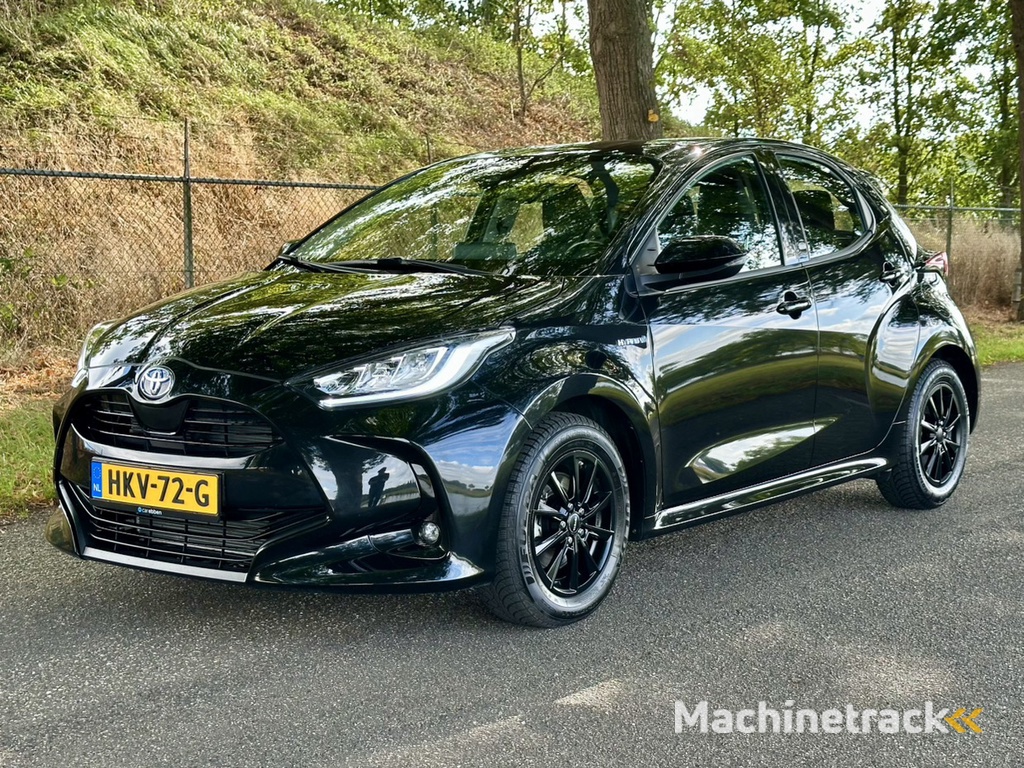 Toyota Yaris 1.5 Hybrid Dynamic | Automaat | Carplay | Digitaal dashboard | Stoelverwarming | ACC | Nieuwe Michelin banden