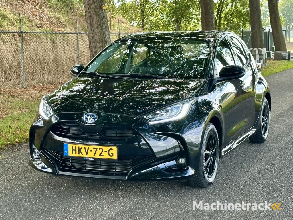 Toyota Yaris 1.5 Hybrid Dynamic | Automaat | Carplay | Digitaal dashboard | Stoelverwarming | ACC | Nieuwe Michelin banden