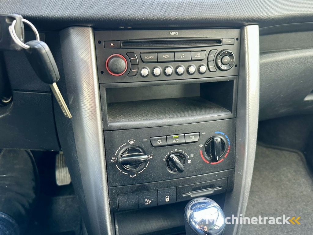 Peugeot 207 1.6 VTi XS | Automaat | 75.000 KM | Airco | Parkeersensor