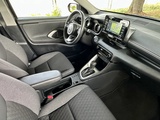 Miniaturansicht von Toyota Yaris 1.5 Hybrid Dynamic | Automaat | Carplay | Digitaal dashboard | Stoelverwarming | ACC | Nieuwe Michelin banden
