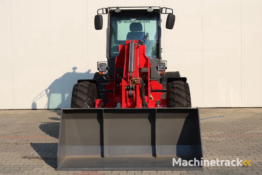 MG Lader Telescoop 2500kg