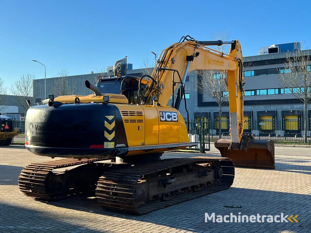 JCB JS 220 LC
