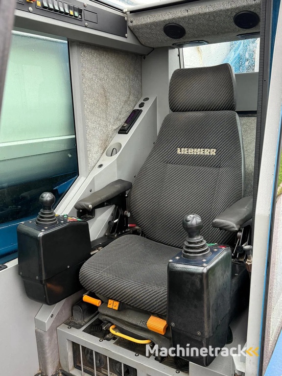 Liebherr LTM1090-4.1