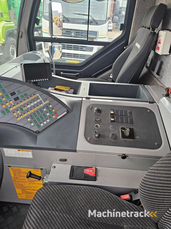 Liebherr LTM1090-4.1