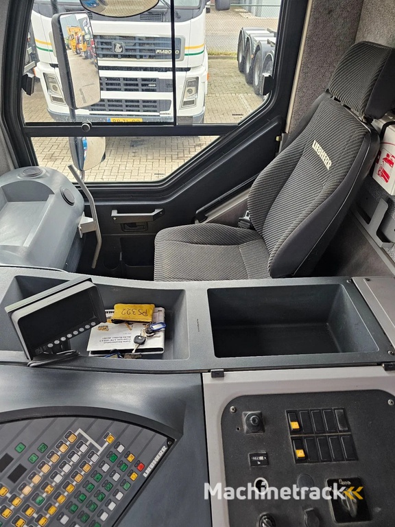 Liebherr LTM1090-4.1