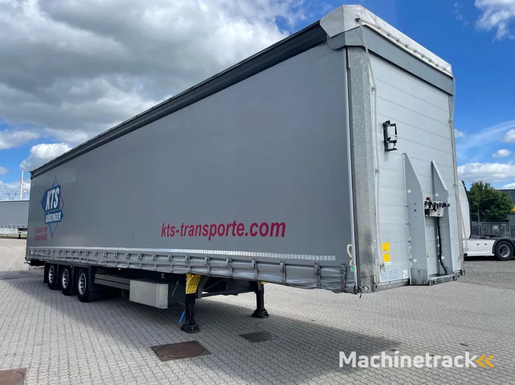 Schmitz Cargobull 3-axle curtain trailer,