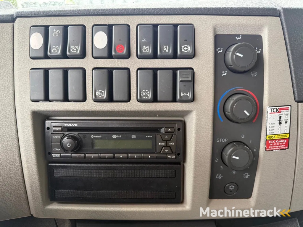 Volvo FL 280 4x2 With curtain sides