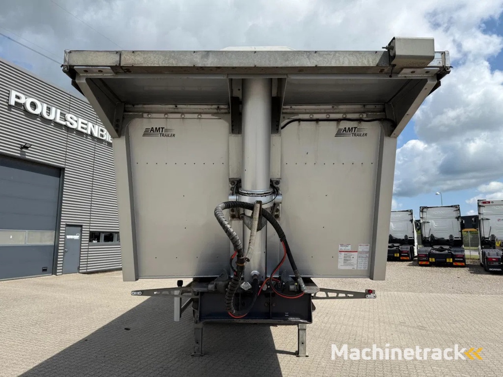 AMT 4-axle 36m3 tiptrailer with aut. tarpaulin roof