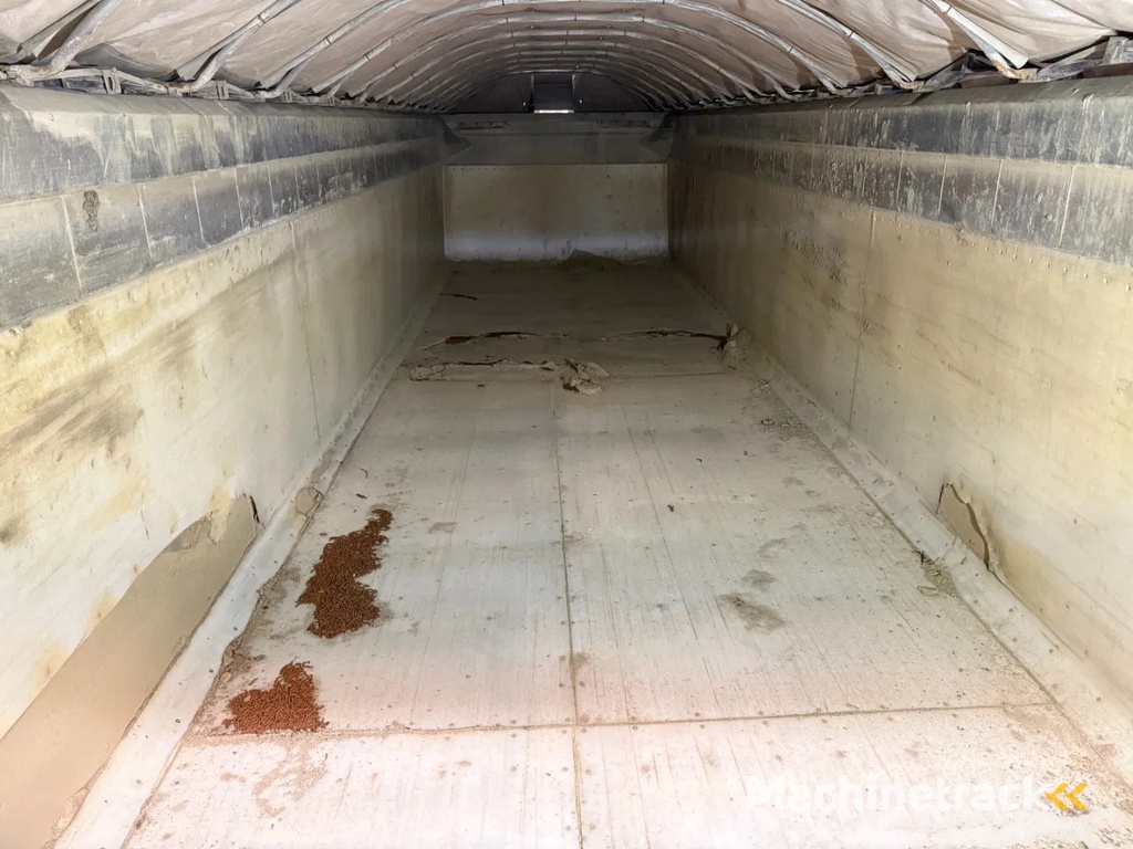 AMT 4-axle 36m3 tiptrailer with aut. tarpaulin roof