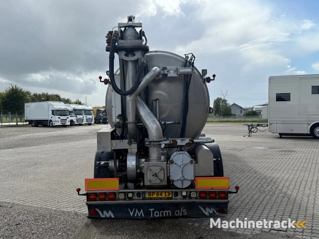 VM Trailer 4-aks 39m3 gülle trailer