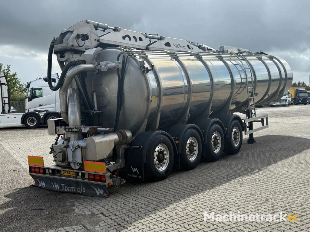 VM Trailer 4-aks 39m3 gülle trailer