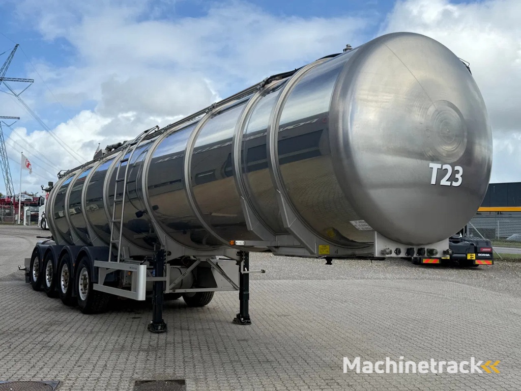 VM Trailer 4-aks 39m3 gülle trailer