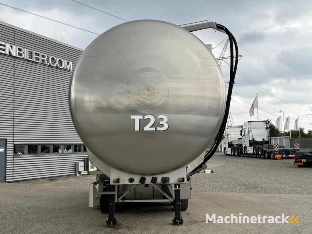 VM Trailer 4-aks 39m3 gülle trailer