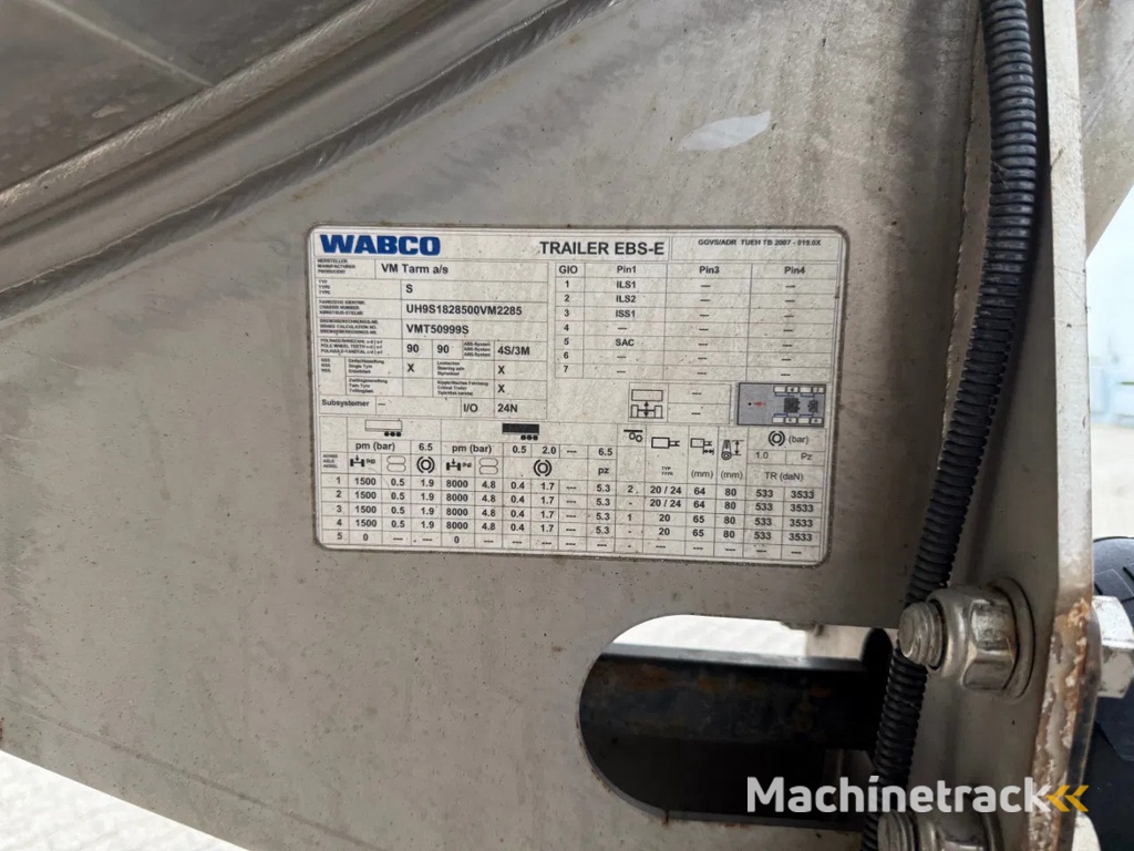 VM Trailer 4-aks 39m3 gülle trailer