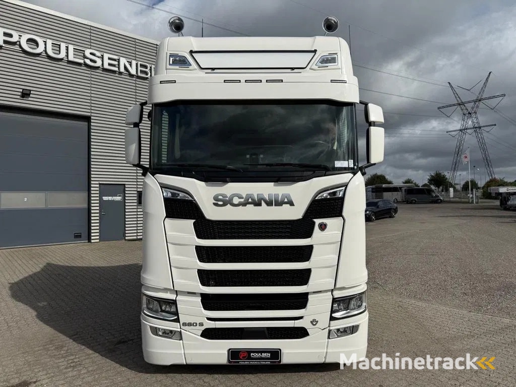Scania S660 V8 6x2 2950
